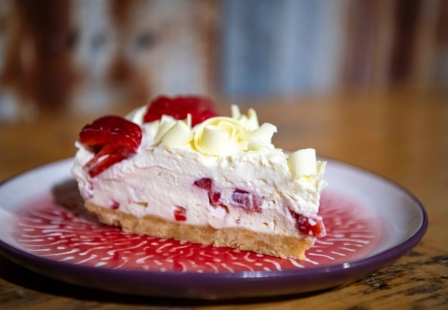 home-made-strawberry-cheesecake-img